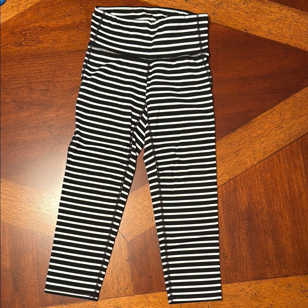 Athleta Capri Leggings, new condition